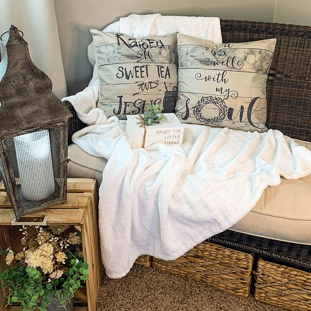 Throw pillows farmhouse sales style